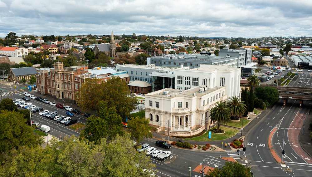 Image of The Gordon city campus buildings